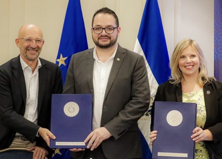 Gobierno firma alianza estratégica de ciberseguridad y resiliencia digital para el país