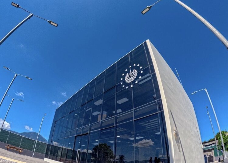 Funcionarios diplomáticos de Chile visitan CUBO de Mejicanos