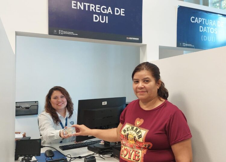 Diáspora tendrá hasta el 5 de noviembre para tramitar el DUI