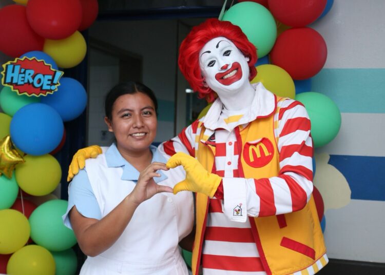 McDonald’s junto a Ronald McDonald celebraron a los niños salvadoreños en su día