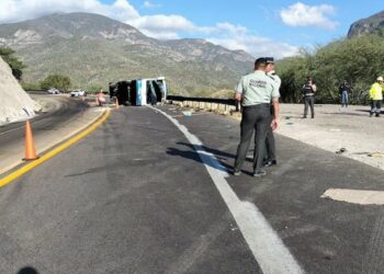 Mueren 18 migrantes en accidente de tránsito en México