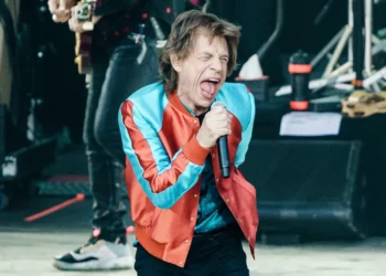 Revela Mick Jagger que su padre odiaba la idea de que él fuera rockero
