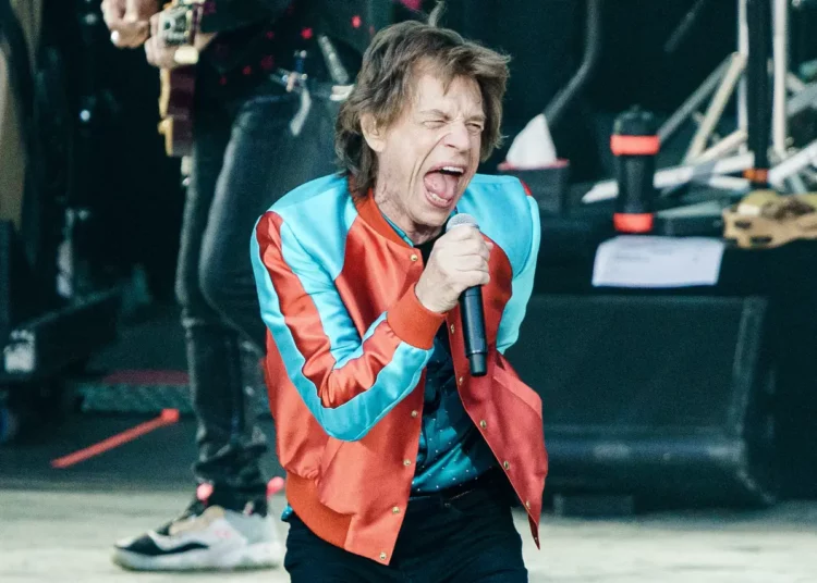 Revela Mick Jagger que su padre odiaba la idea de que él fuera rockero