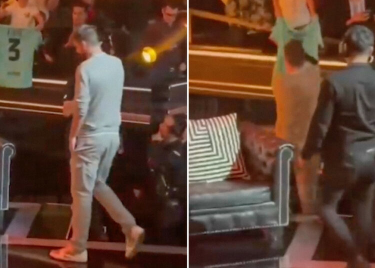 (VIDEO) Gerard Piqué cae por un agujero de dos metros de profundidad en un evento en México