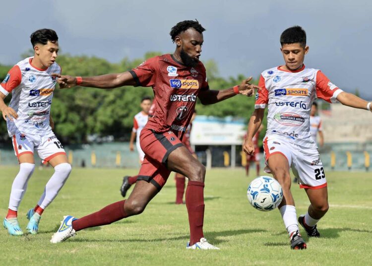 Cabañas remontó y sacó un triunfo de oro en San Vicente