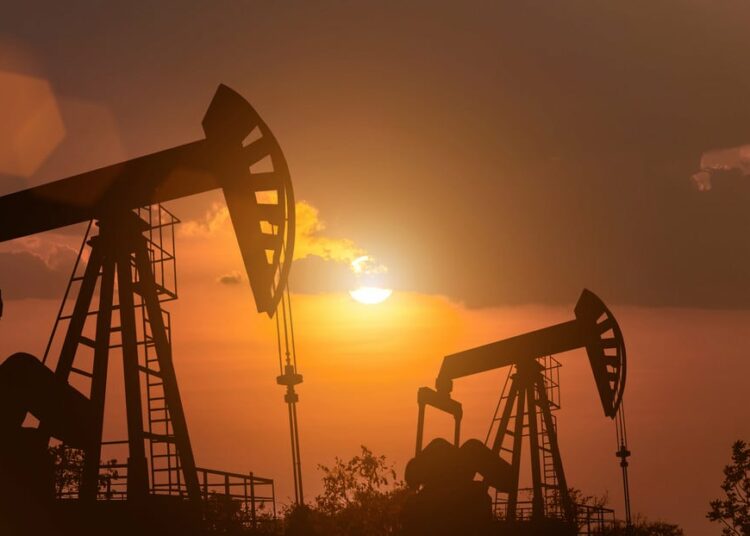 El crudo de la OPEP subió un 3% y roza los 90 dólares tras los ataques terroristas contra Israel