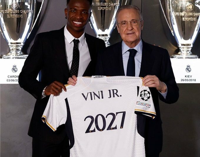 Vinícius renueva su contrato con el Real Madrid hasta 2027