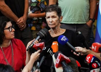 Una de las ancianas israelíes liberadas por Hamas relató su secuestro: «Pasé un infierno»