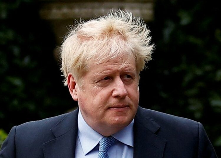 El exprimer ministro del Reino Unido Boris Johnson será presentador de un canal de noticias