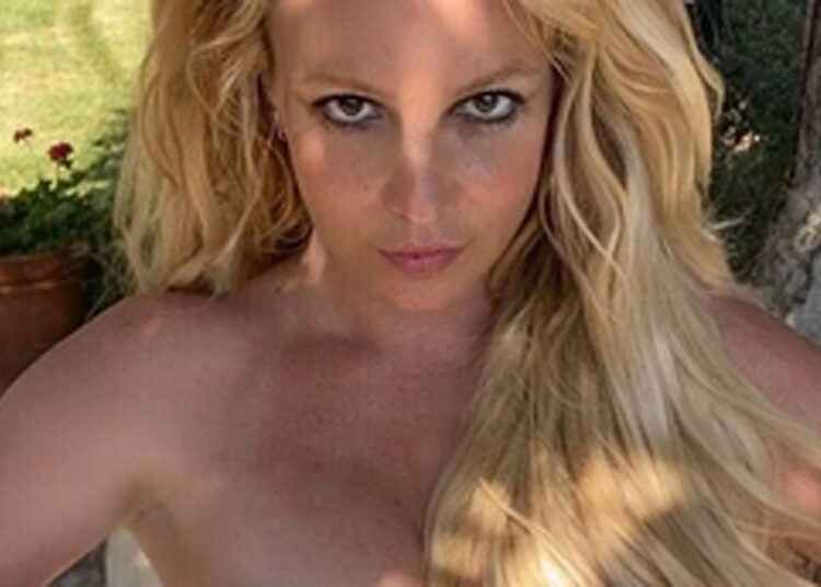 Revela Britney Spears el motivo detrás de sus fotos desnuda en redes sociales