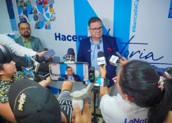 Christian Guevara pidió una vez más a tribunal levantar reserva en caso de calumnia contra Héctor Silva