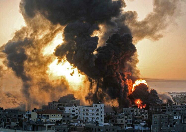 Israel anuncia un asedio completo a Gaza