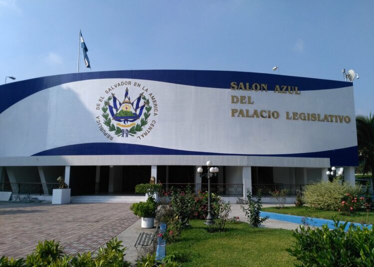 23 empleados de la Asamblea Legislativa presentaron irregularidades en los antecedentes penales