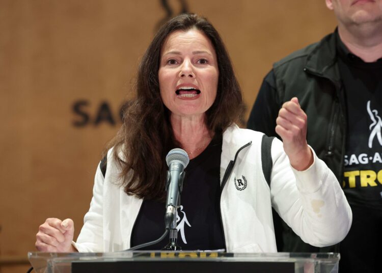 Fran Drescher acusa a los representantes de los estudios de haber sido irrespetuosos en la última reunión con el Sindicato de Actores