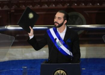 Presidente Bukele comparte encuesta de CID Gallup: «El Salvador es el país menos corrupto de Latinoamérica»