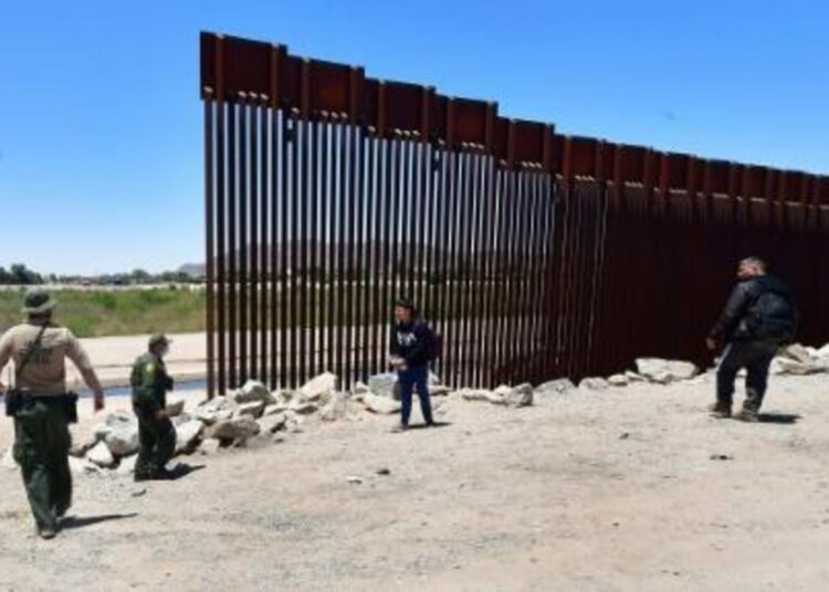 Gobierno de EEUU otorgó 26 leyes federales para permitir construcción de muro fronterizo en Texas