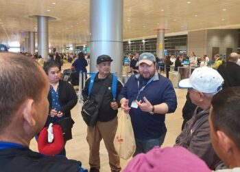 21 salvadoreños varados en Israel se mantendrán en el aeropuerto Ben Gurión a la espera de abandonar zona de conflicto