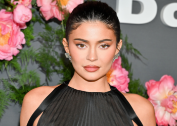 Kylie Jenner fue acusada de copiar diseños para su nueva línea de ropa “Khy”