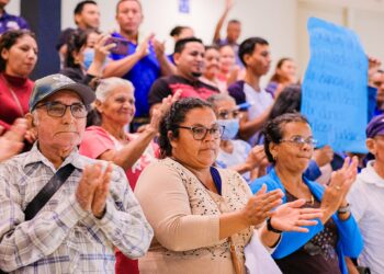 Familias migueleñas beneficiadas agradecen a diputados la legalización de sus viviendas