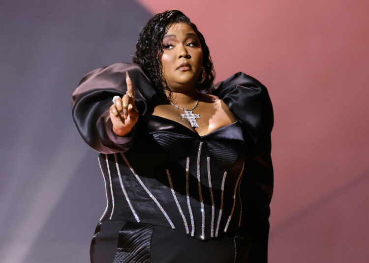 Lizzo planea defenderse en televisión de las acusaciones de acoso sexual y ‘gordofobia’ que le dirigen sus antiguas bailarinas