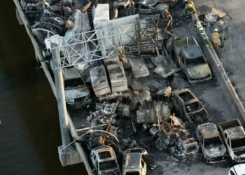 Al menos siete muertos tras un choque masivo con más de 100 vehículos en Louisiana por una “súperniebla”.