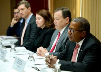 Subsecretario de EE.UU., Brian Nichols, se reúne con empresarios salvadoreños