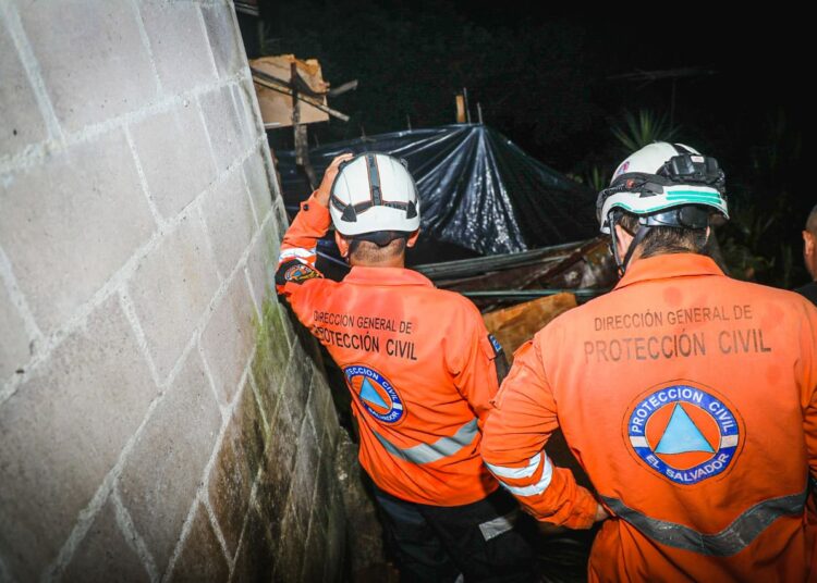 Autoridades atendieron las diferentes emergencias por las fuertes lluvias
