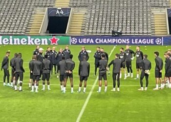 Bayern y Real Madrid a por el pleno, United necesita puntuar