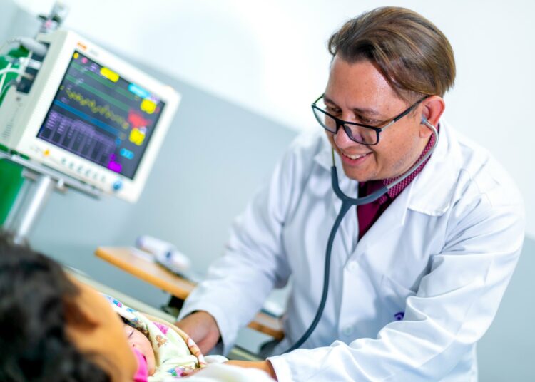 Ministerio de Salud incorpora nuevos médicos especialistas en hospitales