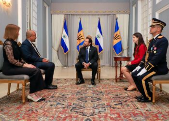 Vicepresidente Félix Ulloa recibe cartas credenciales de ocho nuevos embajadores en El Salvador 