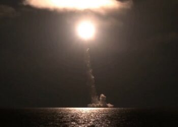 Rusia prueba con éxito un misil balístico intercontinental