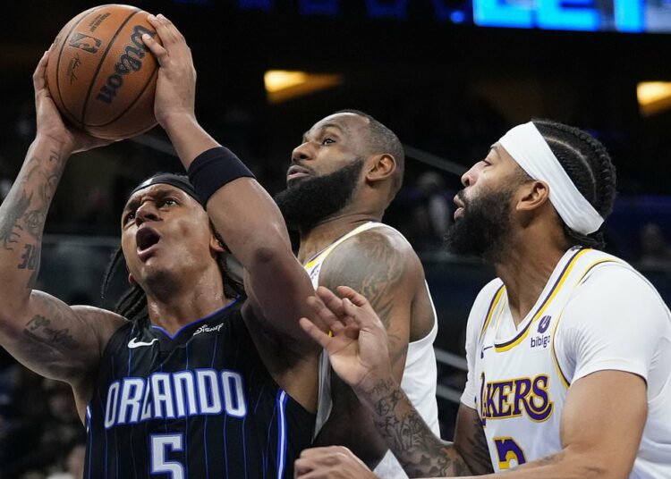 Los Lakers sufren su tercera derrota fuera de casa