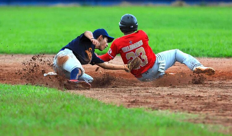 Agabeisi se llevó el triunfo en 10 entradas