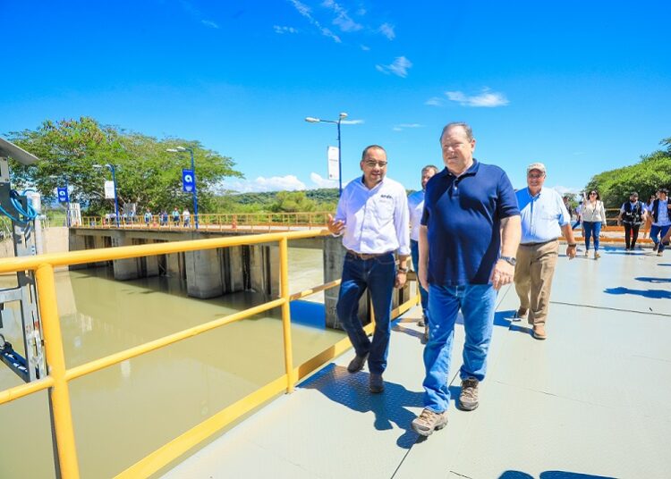 ANDA refuerza protocolos de control de calidad del agua proveniente del Río Lempa, con boyas ultrasónicas donadas por USAID