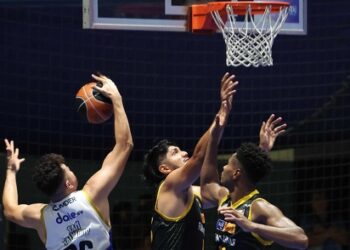 Fantasmas empató la serie ante San Salvador con un ajustado triunfo