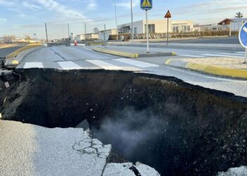 Los temblores siguen sacudiendo Islandia mientras una probable erupción volcánica se avecina