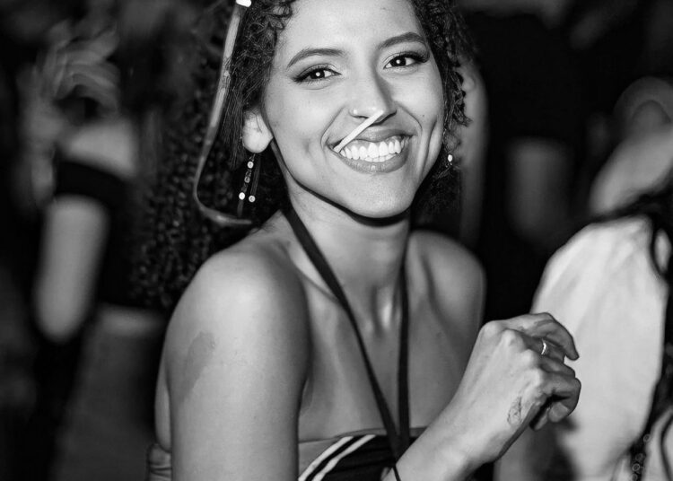 Una fan de Taylor Swift muere y alrededor de 1.000 se desmayan por el intenso calor durante su primer concierto en Brasil