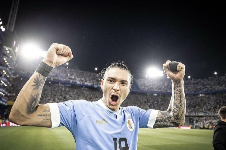 Uruguay golea 3-0 s Bolivia con el regreso de Luis Suárez