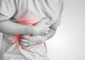 Intenta suicidarse tras consultar síntomas en Internet y autodiagnosticarse un cáncer de colon