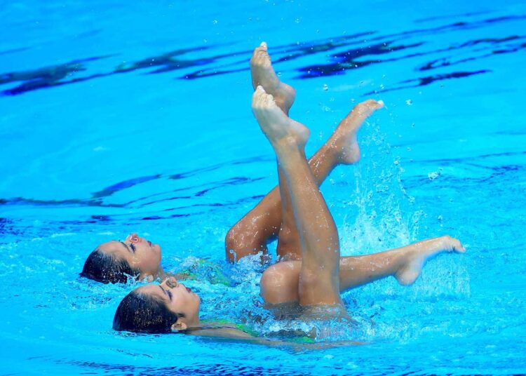 Natación artística debuta con séptimo lugar en dueto técnico en Santiago 2023