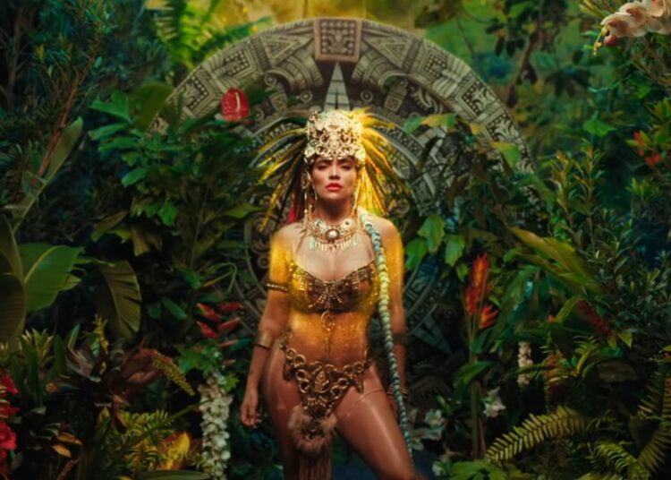 Cubano René Lorente pide más de 50 millones de dólares por plagio por «Don’t be shy» de Karol G