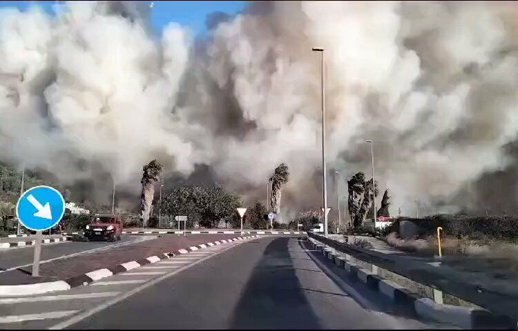 Evacuan a más de 800 personas por incendio al este de España