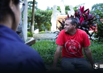 Cámaras de vigilancia captan a un hombre realizando actos de tipo sexual con dos perros en Nejapa