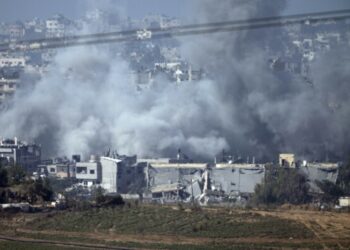 (IMÁGENES FUERTES) Israel bombardea cerca el mayor hospital de Gaza y la ONU le acusa de violar las leyes internacionales