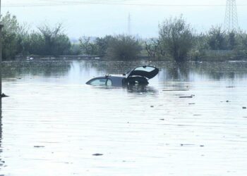 (VIDEOS) Cierran escuelas por inundaciones en Francia