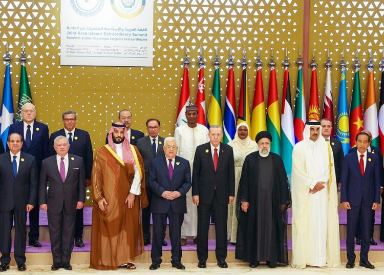 Líderes árabes y musulmanes se reúnen en Arabia Saudita para abordar la situación en Gaza