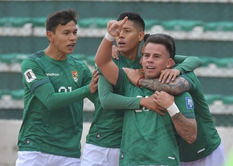 Bolivia venció a Perú y sumó por primera vez de a tres en Eliminatorias