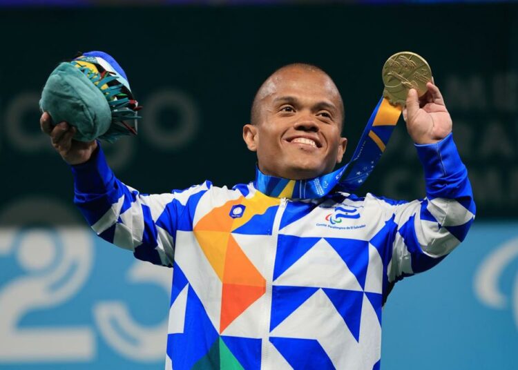 Herbert Aceituno gana el oro e impone récord en parapowerlifting de los Juegos Parapanamericanos de Chile