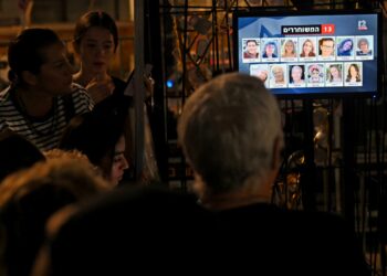 Israel espera la liberación de otro grupo de rehenes en el segundo día de tregua con los terroristas de Hamas