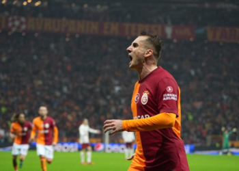 Manchester United empata con Galatasaray y complica su pase a los octavos